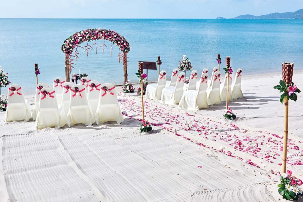 Como transformar areia, mar e pôr do sol em uma cerimônia inesquecível